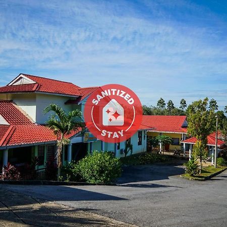 Terap Inn Kampong Raja Екстериор снимка