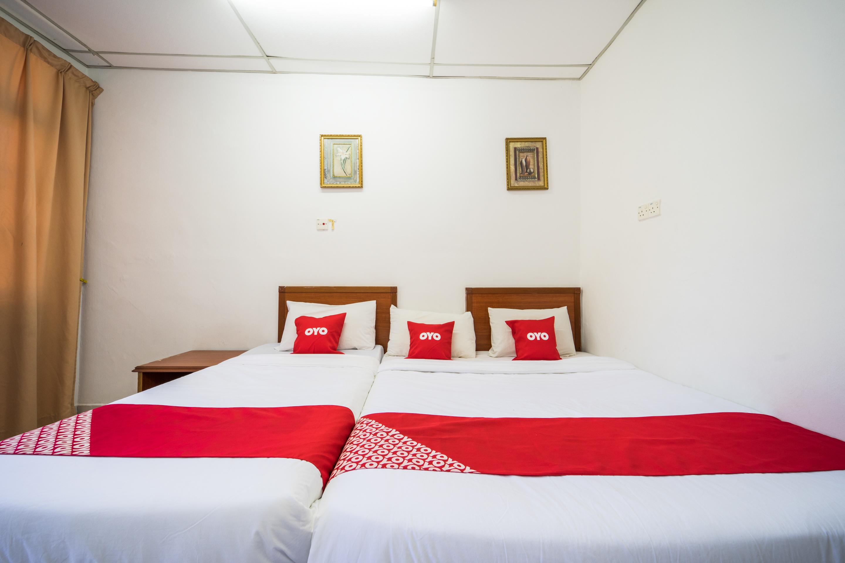 Terap Inn Kampong Raja Екстериор снимка