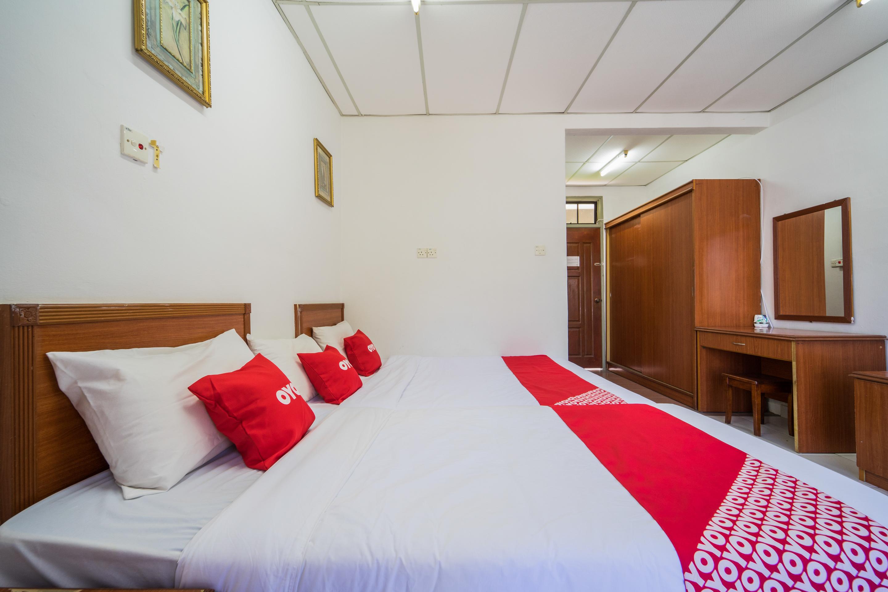 Terap Inn Kampong Raja Екстериор снимка
