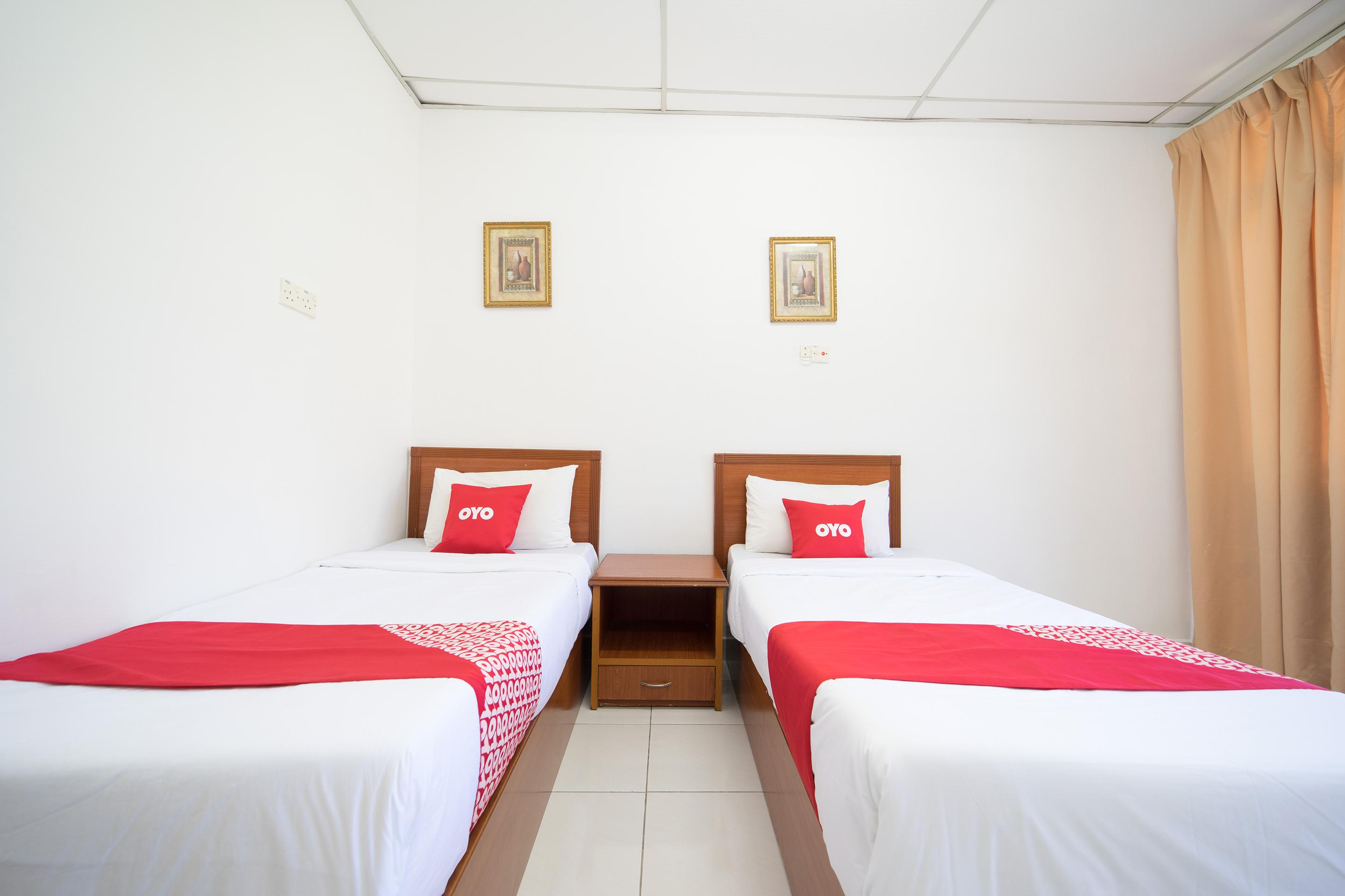 Terap Inn Kampong Raja Екстериор снимка