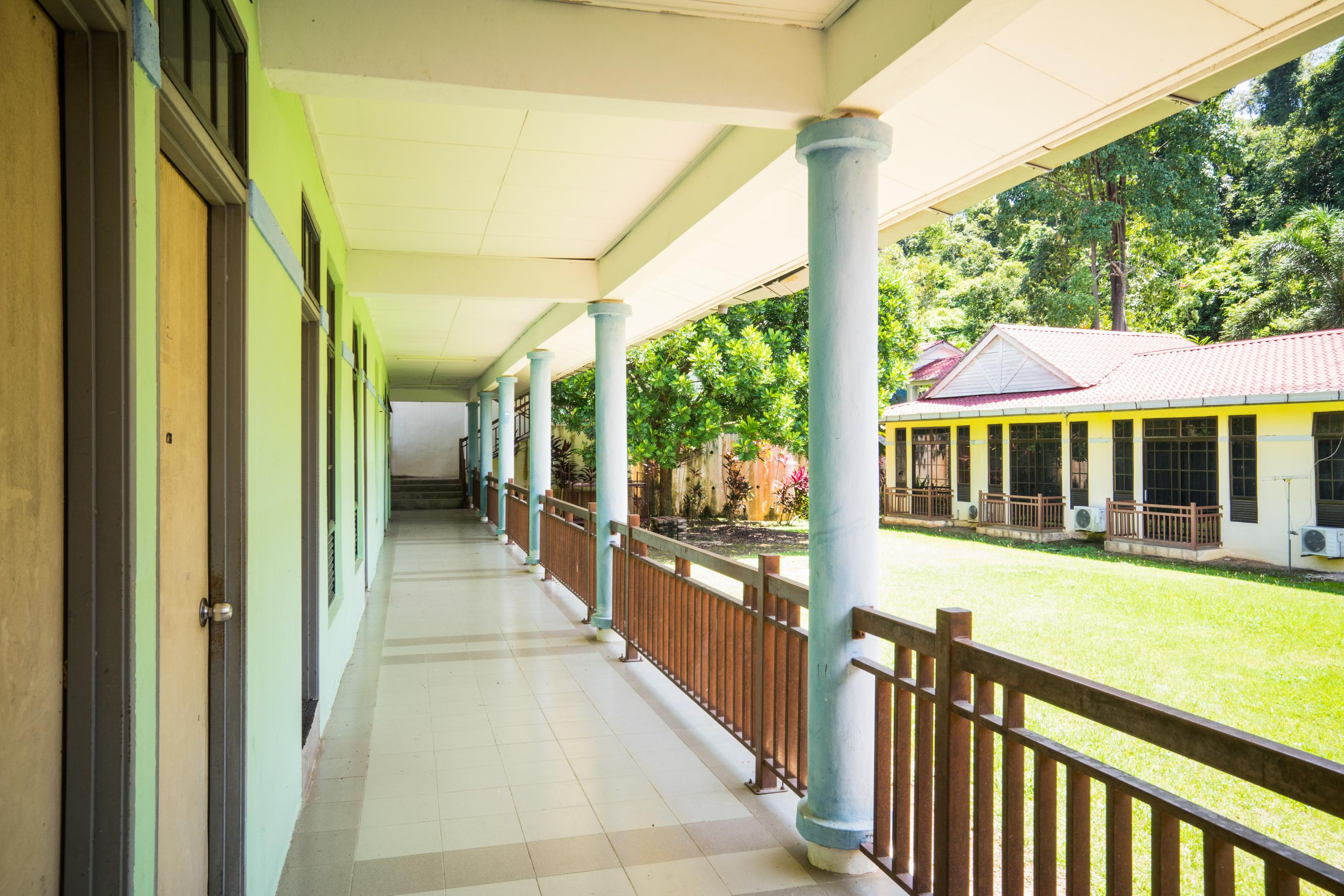 Terap Inn Kampong Raja Екстериор снимка