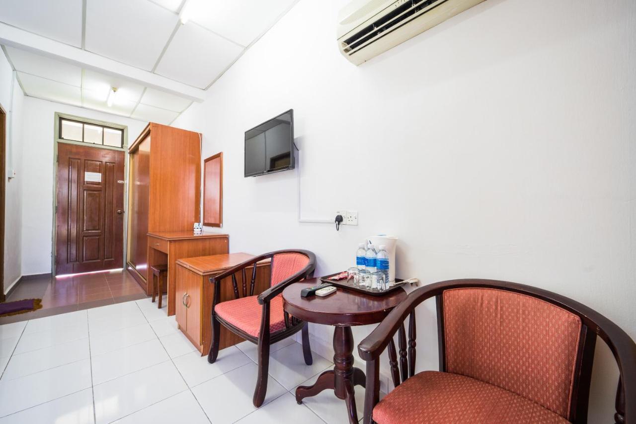 Terap Inn Kampong Raja Екстериор снимка
