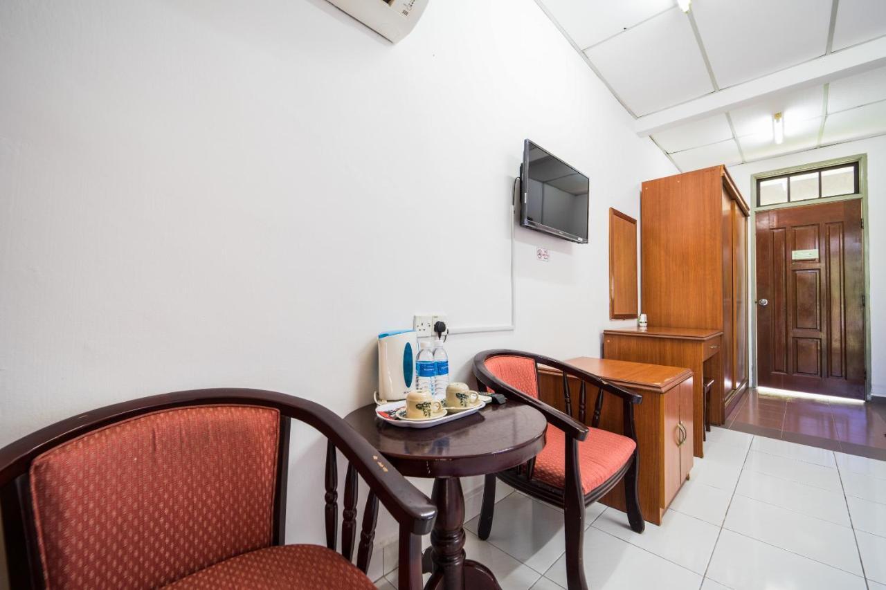 Terap Inn Kampong Raja Екстериор снимка