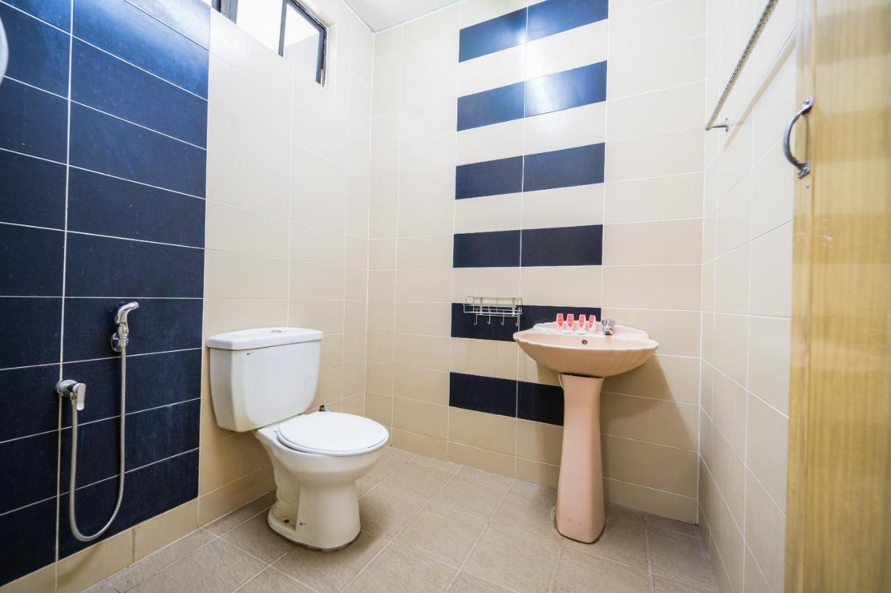 Terap Inn Kampong Raja Екстериор снимка