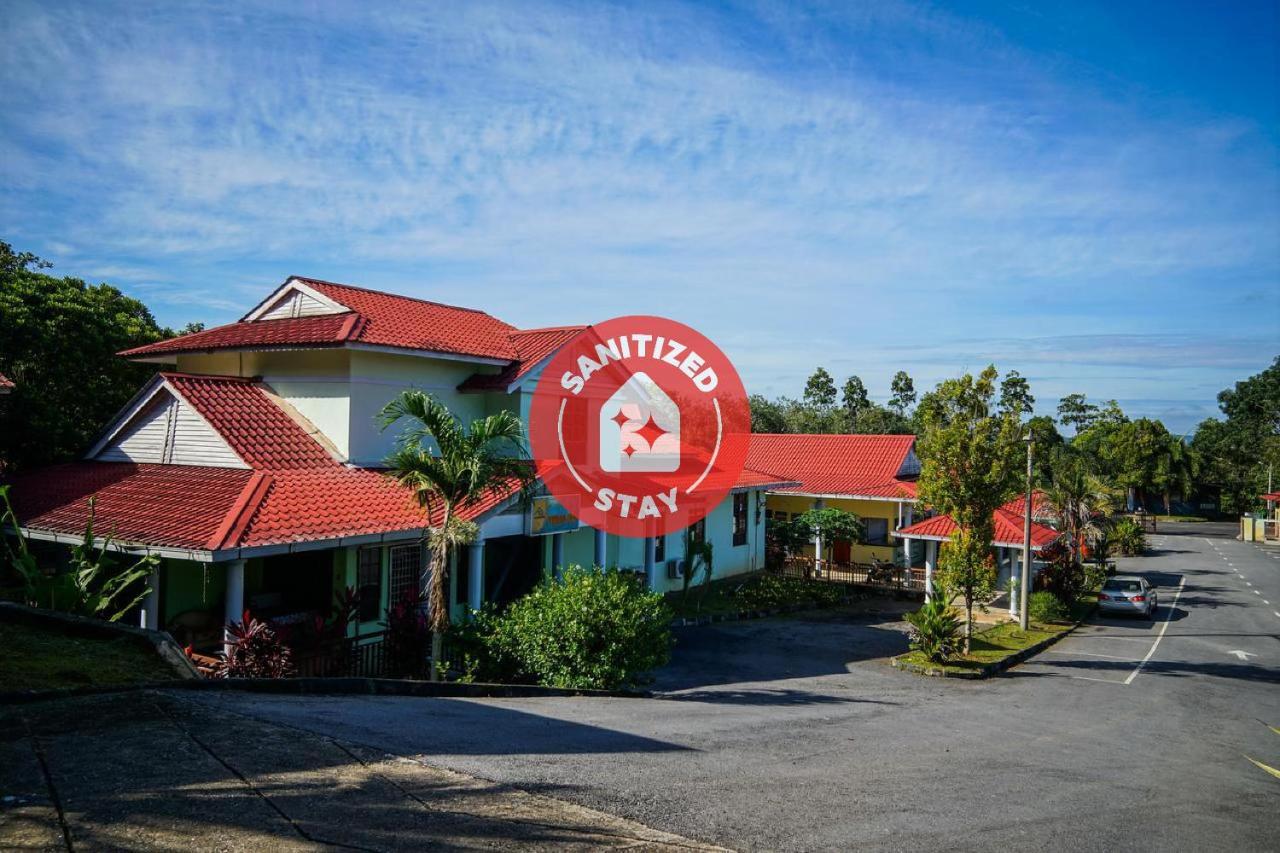 Terap Inn Kampong Raja Екстериор снимка